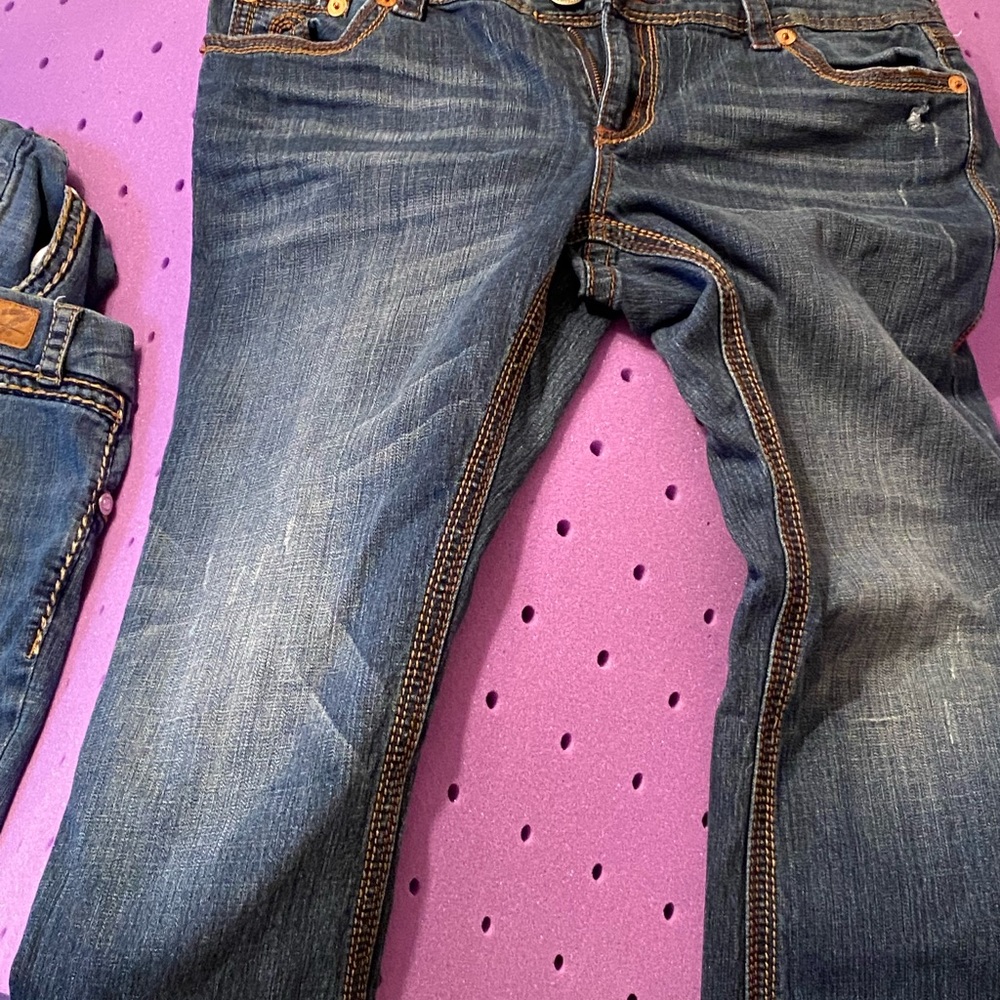 Seven7 jeans.